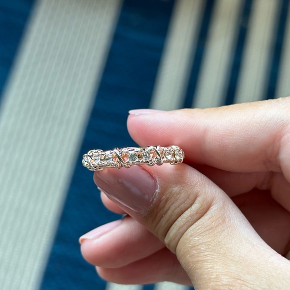 New very Sparkly Shiny Gold 14k plated Ring - Picture 10 of 10